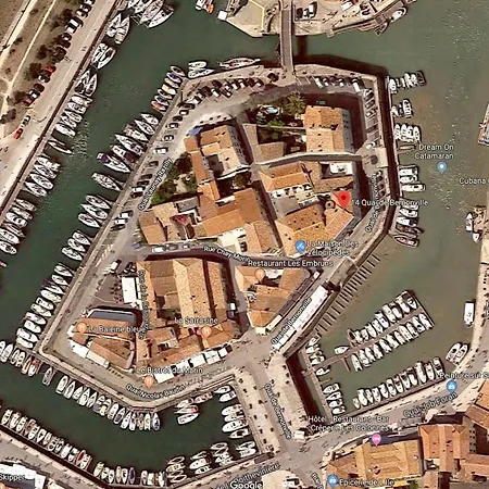 L'ilot Sur Le Port * Сен-Мартен-де-Ре